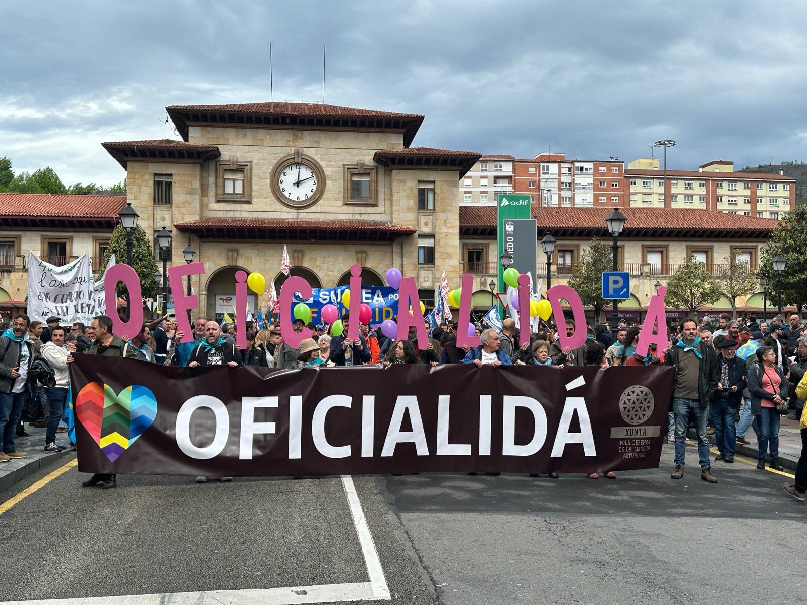 EL SINDICATU SOMA-FITAG (UXT-ASTURIES) APOYA’L PROCESU D’OFICIALIZACIÓN DEL ASTURIANU